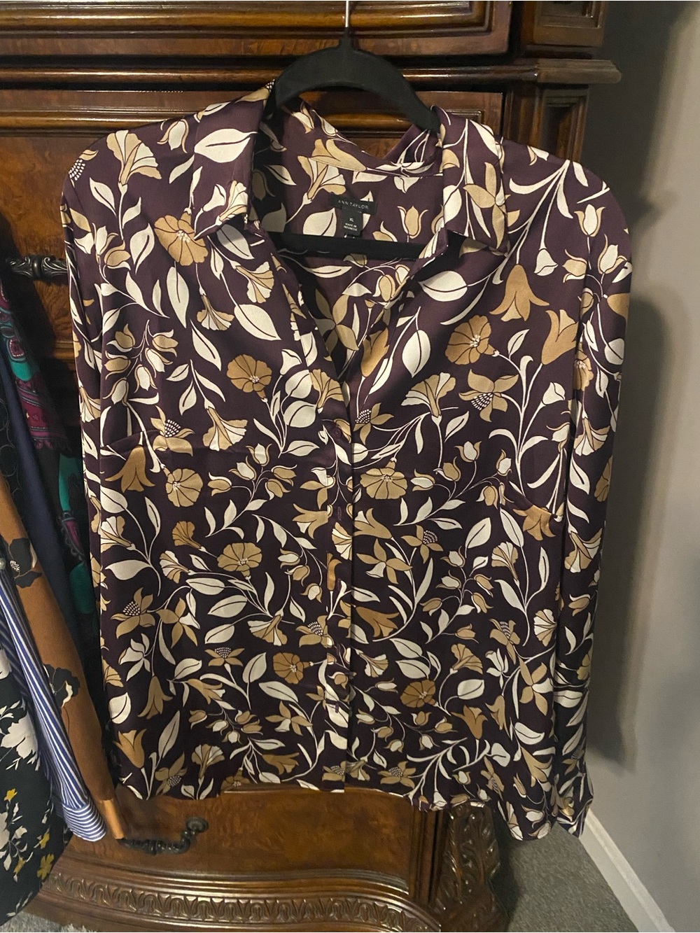 Ann Taylor button up essential blouse